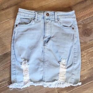 Windsor Distressed Light Blue Wash Raw Hem Denim Mini Skirt, Size 23/XXS